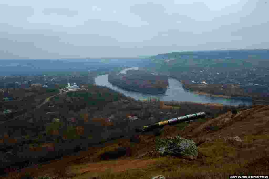 La Naslavcea, Ocnița