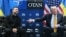 Про це Дональд Трамп (праворуч) заявив, спілкуючись із журналістами спільно з Володимиром Зеленським на саміті НАТО 8 липня