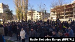 Илустрација-Протест пред Основниот суд Скопје 1 по приведување на пратеници од ВМРО-ДПМНЕ 