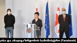 დათო ჩიხლაძე, თეა წულუკიანი, ირაკლი კაკაბაძე. 