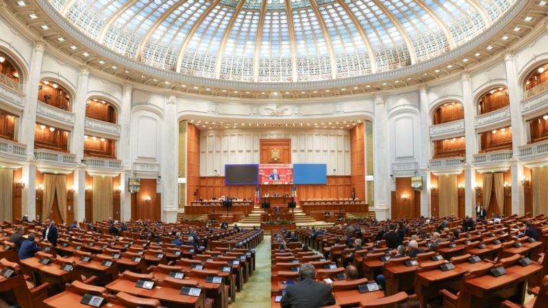 Ce deputați lipsesc cel mai mult de la serviciu? Victor Ponta, pe primul loc. Cei mai mulți cu absențe nemotivate sunt parlamentari AUR