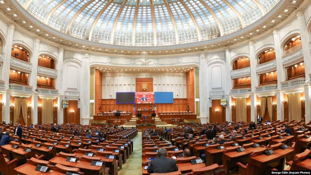 Camera Deputaților a aprobat în plen reducerea posturilor alocate aparatului administrativ al camerei.