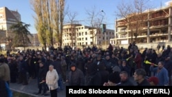 Илустрација-Протест пред Основниот суд Скопје 1 по приведување на пратеници од ВМРО-ДПМНЕ 