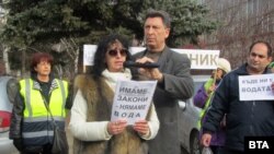 В събота жителите на Перник отново протестираха срещу виновниците за наложения им воден режим