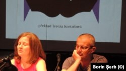 Scriitorul Adrian Schiop prezentat publicului din Brno de traducătoarea Tereza Kortusová