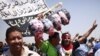 مصريون يبتهجون بقرار الحكم الصادر على مبارك