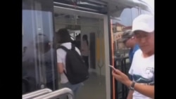 У Кітаі выпрабавалі першы партальны аўтобус, які можа праяжджаць над аўтамабілямі