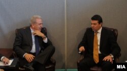 Нова Македонија: „Избегнати замките во грчкиот Меморандум“.