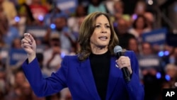 Kamala Harris a acceptat nominalizarea din partea Partidului Democrat pentru a candida la funcţia de preşedinte al SUA.