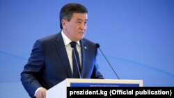 Киргистанскиот претседател Соронбаи Јиенбеков 