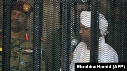 Omar al-Bashir na suđenju u Khartoumu, 19. august 2019.