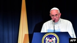 Папа римский выступает в Найроби, в резиденции президента Кении, 25 ноября 
