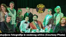 Jelica sa kolegama gradskog teatra "Talija" u Novom Travniku