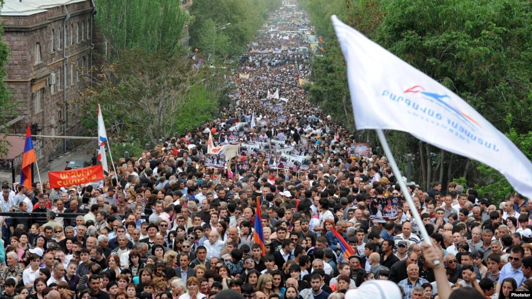Supporters of the Prosperous Armenia party attend an election campaign rally in Yerevan on May 3.