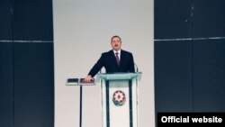 YAP rəsmiləri deyirlər ki, prezidentlik müddətinin uzadılması məsələsi hakim partiyada müzakirə olunmur