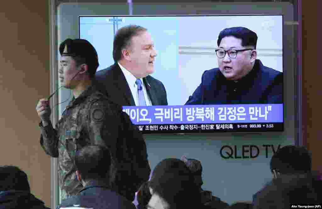 САД - Американските медиуми објавија дека Мајк Помпео, кој е номиниран од претседателот Трамп за нов државен секретар, откако го отпушти Рекс Тилерсон, се сретнал со севернокорејскиот лидер Ким Џонг Ун во врска со очекуваната тет-а-тет средба меѓу Трамп и Ким за нуклеарната програма на Северна Кореја. Трамп ја потврди средбата.