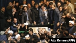 Прощание с бывшим президентом Ирана Акбаром Хашеми Рафсанджани в мечети. Тегеран, 9 января 2017 года.