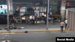 Стамбул қаласындағы Ататүрік әуежайының жарылыстан кейінгі күйі.