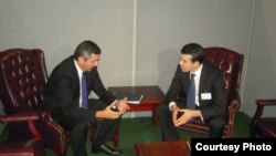 Грчкиот и македонскиот министер за надворешни работи, Ставрос Ламбринидис и Никола Попоски на средба во ОН во Њујорк.