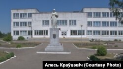 Школа ў Астрыне