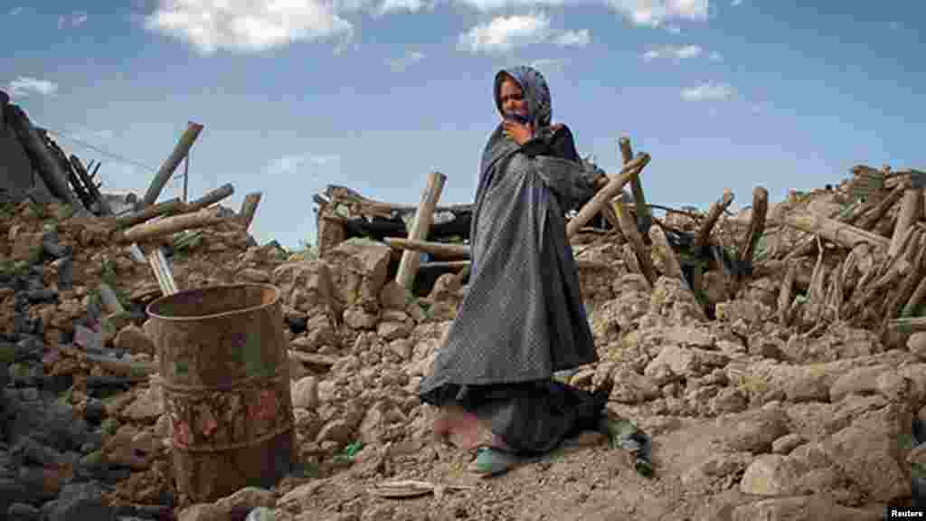 Iran - U dva uzastopna potresa koja su pogodila ruralnu oblast regiona Tabriza, na sjeverozapadu Irana, poginulo je preko 300 ljudi, dok je njih preko 3.000 povrijeđeno, 13. august 2012. Foto: REUTERS / Farshid Tighehsaz