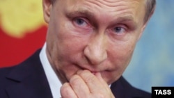 Russian President Vladimir Putin: Nezashchishchyonny or bezzashchitny?