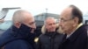 В берлинском аэропорту Шёнефельд Михаила Ходорковского приветствовал бывший министр иностранных дел ФРГ Ганс-Дитрих Геншер 