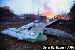 Обломки российского Су-25, сбитого повстанцами под Идлибом 3 февраля 2018 года