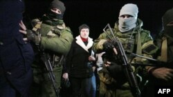 Надежда Савченко во время посещения оккупированной Горловки, 24 ноября 2017