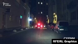 Цю ж Skoda журналісти помітили поблизу будівлі, де розташований офіс Хорошковського