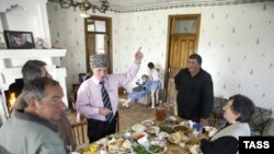 В Абхазии более строго придерживаются древних ритуалов, хотя в последнее время наблюдается некоторое их упрощение
