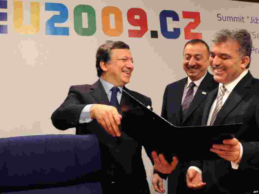Avropa Komissiyasının prezidenti Joze Manuel Barrozu, Abdullah Gül və İlham Əliyev