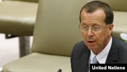 Martin Kobler, gjatë një prej raportimeve të tij të mëparshme para Këshillit të Sigurimit të OKB-së, 10 Prill 2012