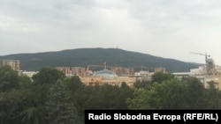 Поглед кон парк шумата Водно во Скопје.