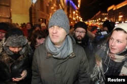 Alexei Navalnîi în drum spre demonstrația din Piața Manejului de la Moscova