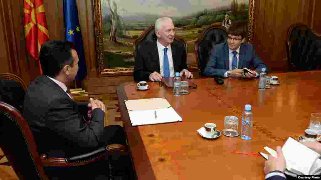 МАКЕДОНИЈА - Руската амбасада во Македонија на Твитер реагираше дека премиерот Зоран Заев бил погрешно информиран за активностите на протераниот руски дипломат.