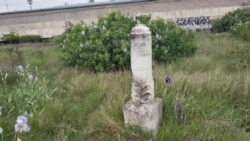 Мраморный памятник на могилах семьи Шупеник, начало ХХ века