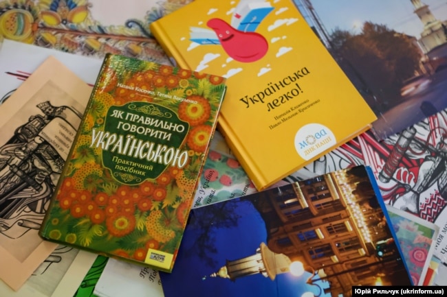 Майже 62% опитаних освітян вважають надзвичайно гострим питання подолання наслідків російської пропаганди