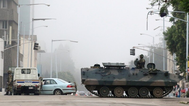 Armata din Zimbabwe dezminte orice lovitură de stat și susține că țintește „criminalii” din jurul președintelui (VIDEO)