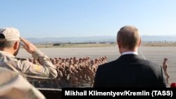 Владимир Путин Сириядағы Хмеймим әскери базасында. Желтоқсан, 2017 жыл. 