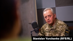 Українські військові не змогли перекрити бойовикам шляхи відходу зі Слов’янська, розповів Віктор Муженко