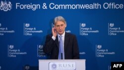 Britaniya xarici işlər naziri Philip Hammond Royal United Services araşdırma mərkəzində təhlükəsizlik barədə çıxış edib.