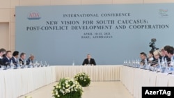 Президент Азербайджана Ильхам Алиев на конференции в Баку 