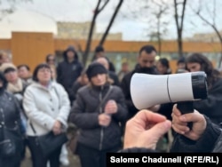 საპროტესტო აქცია საქართველოს პროკურატურასთან, ფოტო გადაღებულია 22 დეკემბერს.