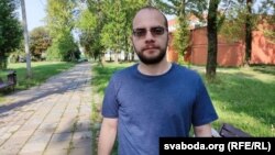 Журналіст тэлеканалу „Белсат“ Ігар Ільяш пасьля 10 дзён зьняволеньня