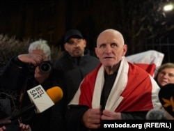 Алесь Бяляцкі ў дзень вызваленьня. Сьнежань 2025