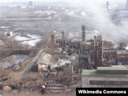 Вместо праздника В Донбассе умирает промышленность и конфисковывают жилье