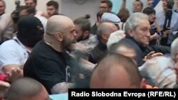 Игор Југ во прес-салата во Собранието на 27 април 2017