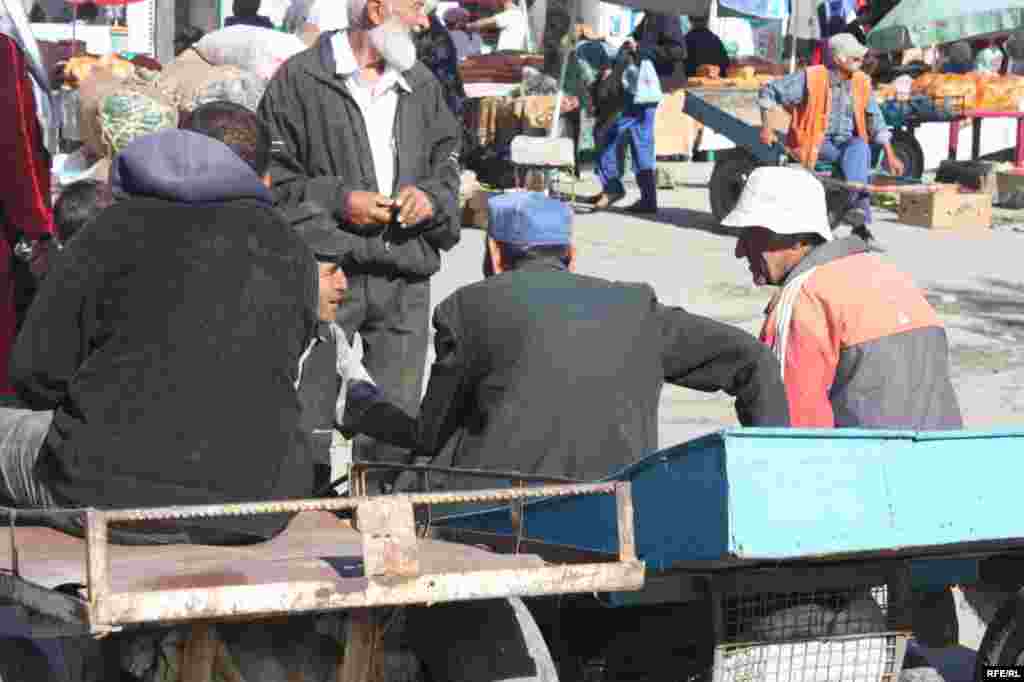 Дар орзуи арзонӣ #40