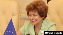 ჟდანოკს წელს ეწურება ევროპარლამენტის მანდატი. ადრე ის გარიცხეს ევროპული ფრაქცია „მწვანეებიდან“, ვინაიდან უარი თქვა უკრაინაში რუსეთის შეჭრის დაგმობაზე.